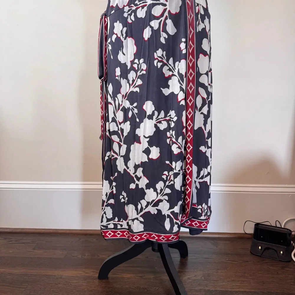BCBGMAXAZRIA Floral Print Wrap Dress - Black, White & Red Size Medium